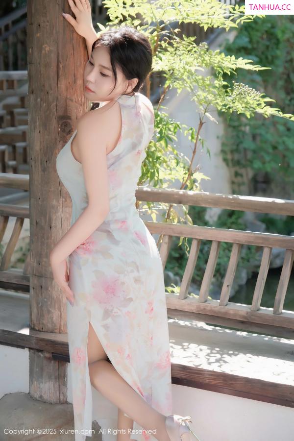   [XiuRen]高清写真图 2025.02.17 No.9893 麦田 丝袜美腿第15张图片